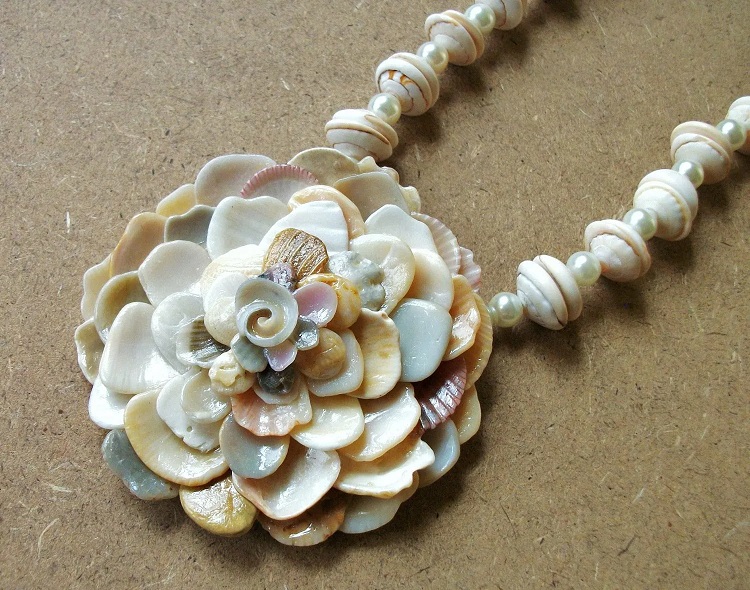Красивые колье из ракушек, фото 10 Красивые колье из ракушек, фото 10