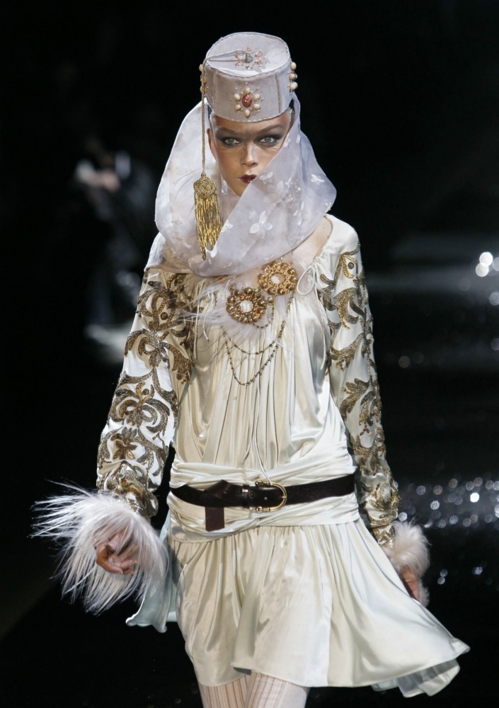 Театр моды Джона Гальяно, фото 10 Театр моды Джона Гальяно, фото 10