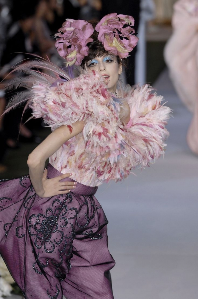 Театр моды Джона Гальяно, фото 12 Театр моды Джона Гальяно, фото 12