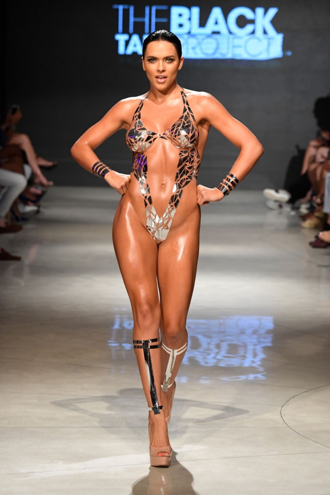 Купальники из липкой ленты - нравится такая идея?, фото 14