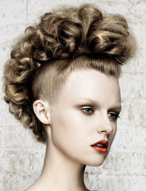 Идеи новогодних причёсок. Часть 2-я. Укладка на короткие и средние волосы., фото 17