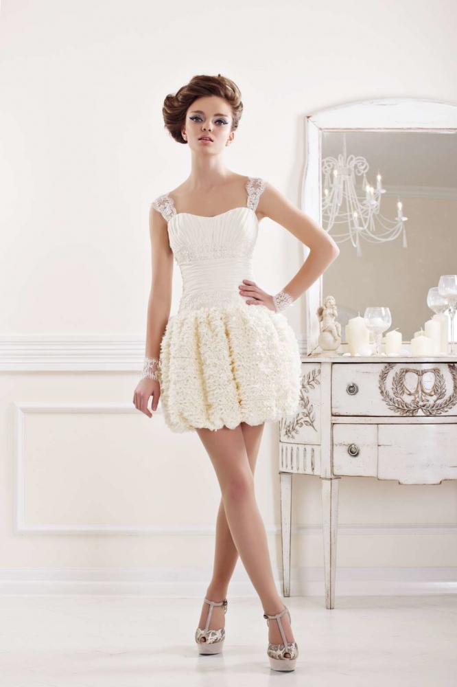 Девушки в коротких свадебных платьях, фото 20 Девушки в коротких свадебных платьях, фото 20