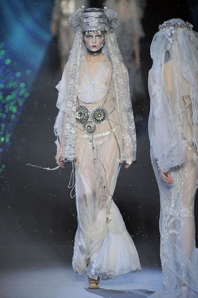 Джон Гальяно. Падшие ангелы., фото 1 Джон Гальяно. Падшие ангелы., фото 1