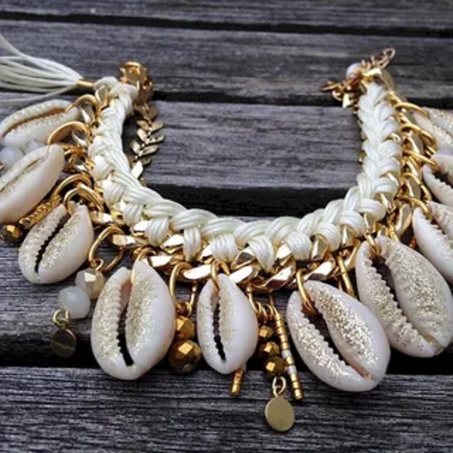 Красивые колье из ракушек, фото 3 Красивые колье из ракушек, фото 3