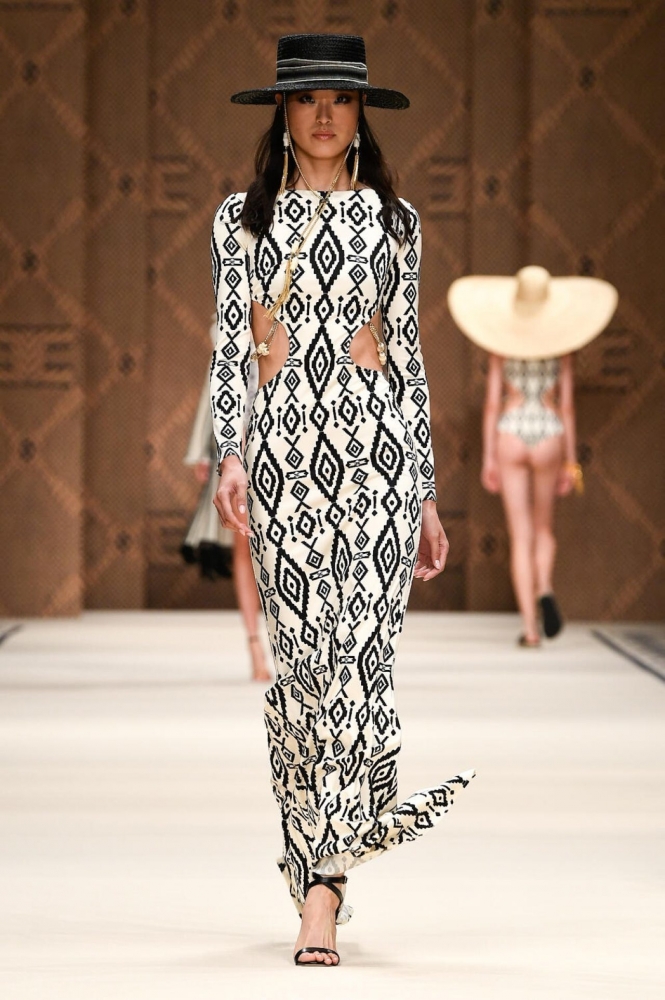 Коллекция Elisabetta Franchi (Spring Summer 2023 collection fashion show), фото 10