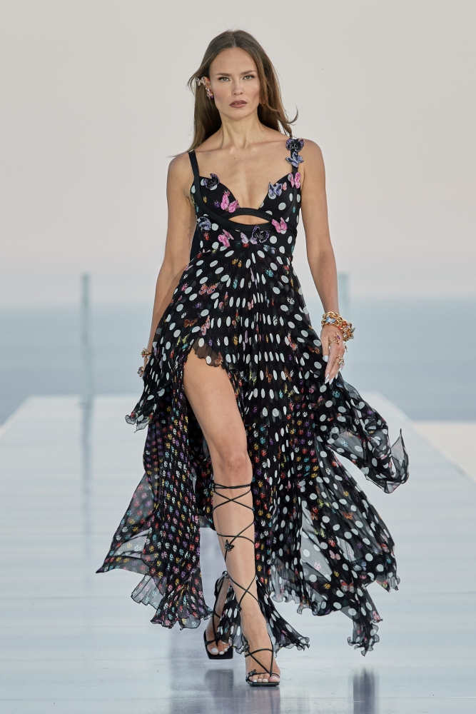 Коллекция Versace (Pre-Fall 2023), фото 1