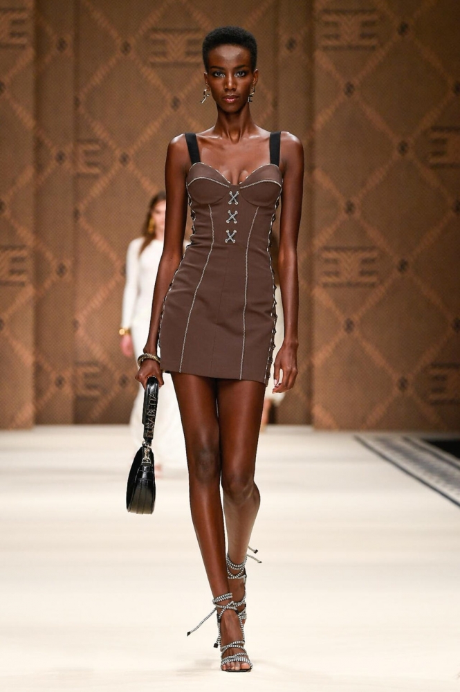 Коллекция Elisabetta Franchi (Spring Summer 2023 collection fashion show), фото 13