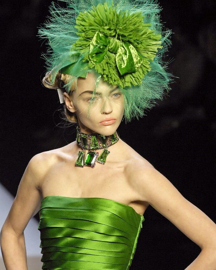 Театр моды Джона Гальяно, фото 7 Театр моды Джона Гальяно, фото 7