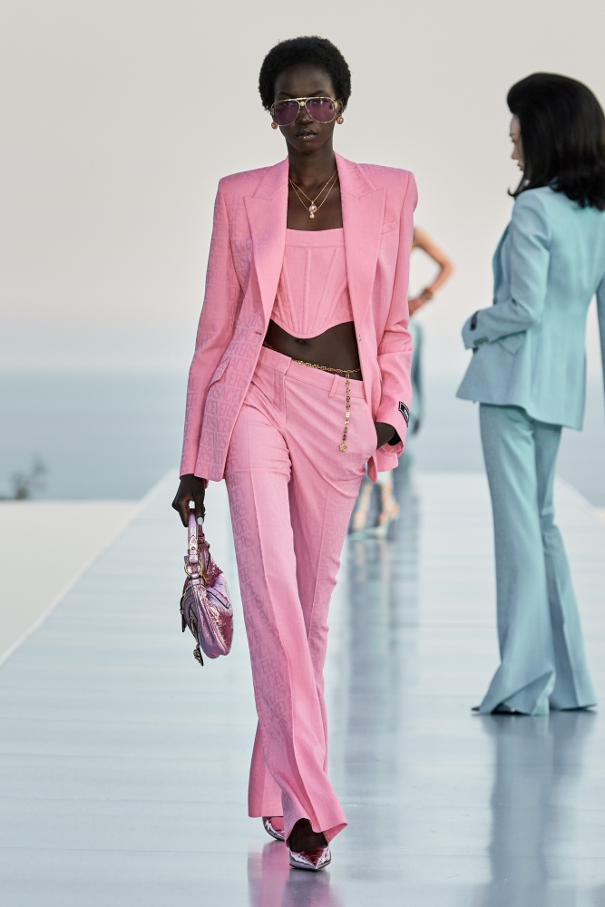 Коллекция Versace (Pre-Fall 2023), фото 10