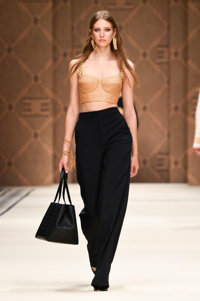 Коллекция Elisabetta Franchi (Spring Summer 2023 collection fashion show), фото 22