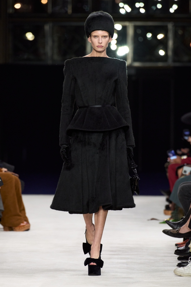 Коллекция Balmain (Fall 2023 Ready-to-Wear), фото 1