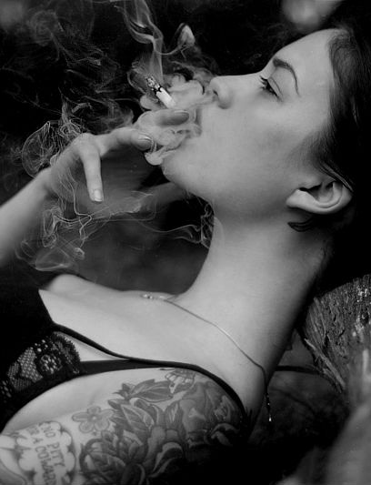 Чёрно-белые фото девушек с тату, фото 15 Чёрно-белые фото девушек с тату, фото 15