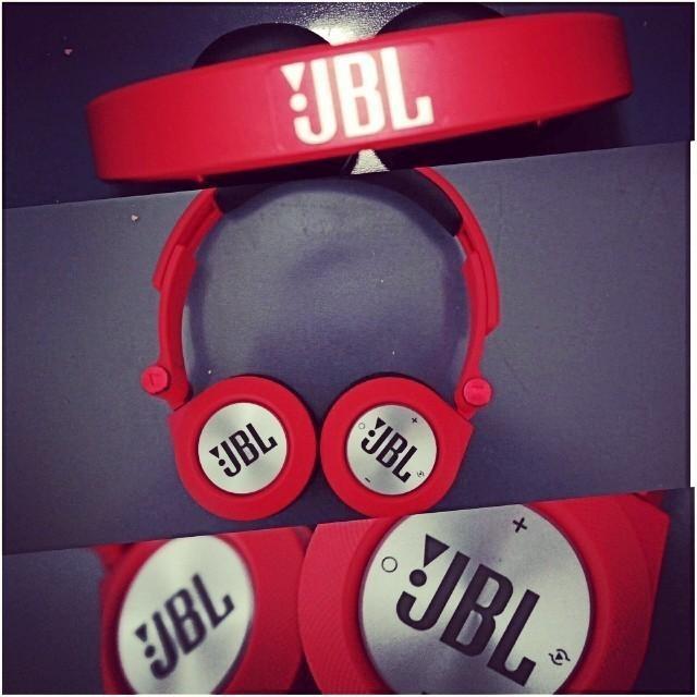 наушники jbl один не работает. беспроводные наушники jbl tune 760nc, бежевый. нaушники jr310 red jbl. джбл 710 бт наушники. наушники jbl один не работает.