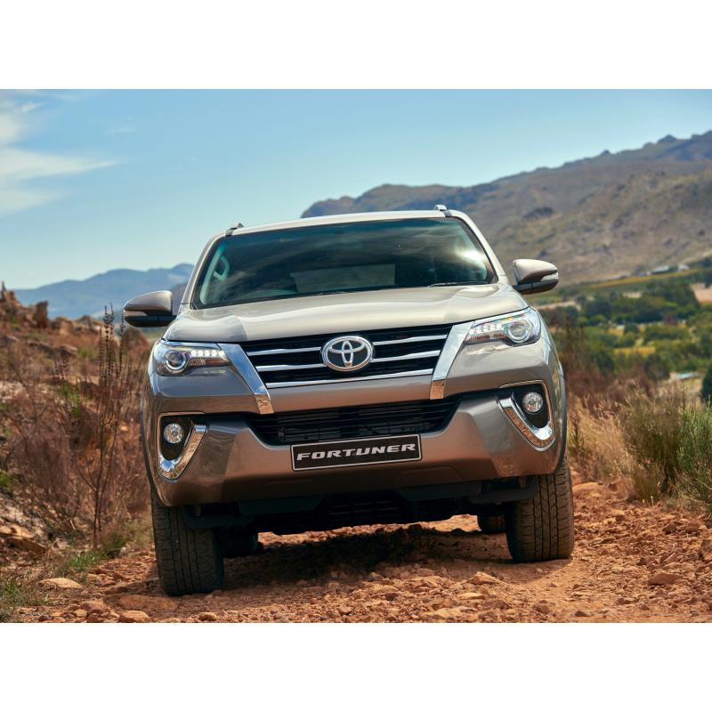 Тойота Fortuner 2018