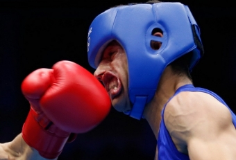 Я ерундой не маюсь, я боксом занимаюсь.