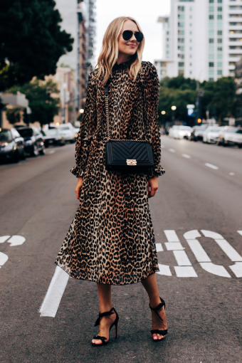 С чем носить модное и стильное леопардовое платье