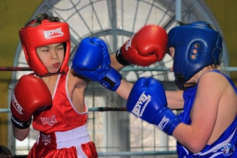 Я ерундой не маюсь, я боксом занимаюсь.