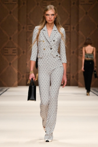 Коллекция Elisabetta Franchi (Spring Summer 2023 collection fashion show)