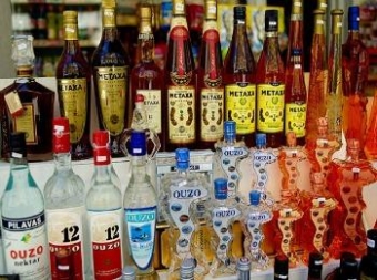 Продажи алкогольных напитков в Греции подскочили