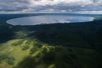 Плещеево озеро: Удивительное природное сокровище Ярославской области 🌊🏞️