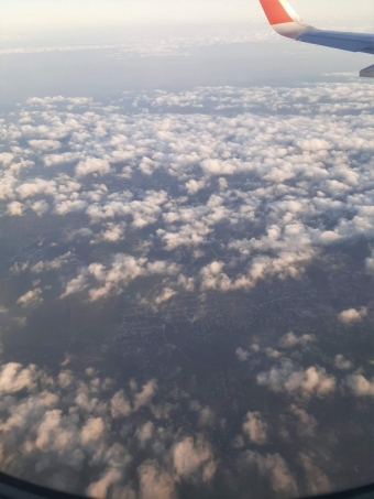 Под крылом самолета