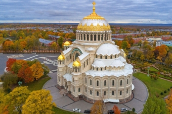 Морской Никольский собор в Кронштадте: Жемчужина православной архитектуры 🏛️