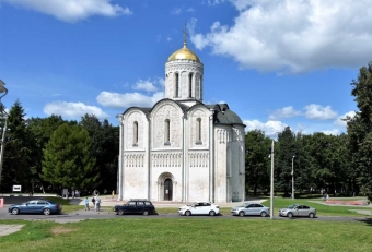 Храм Покрова на Нерли: Жемчужина древнерусской архитектуры ⛪🌊