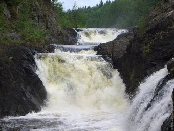 Водопад Кивач: Природное чудо Карелии 🌊