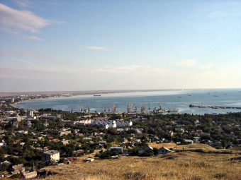 🌊 Залив Феодосия: крымская жемчужина у лазурных вод 🏖️