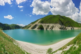 💎 Озеро Кезеной-Ам: бирюзовая жемчужина Кавказа ⛰️