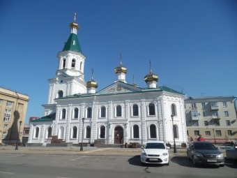 Воскресенский военный собор в Омске: Память о героях и архитектурное чудо ⛪