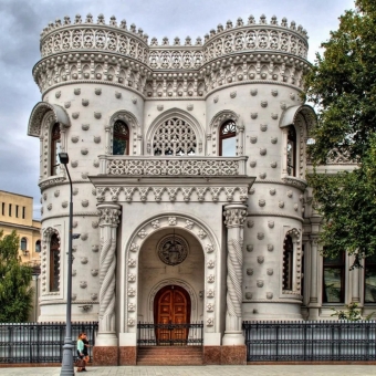Особняк Морозова: Архитектурное чудо Москвы 🏰