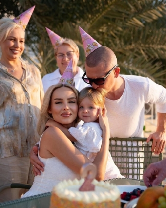 Ханна отметила 2 года своей младшей дочери: радость и семья в Дубае 🎉💖