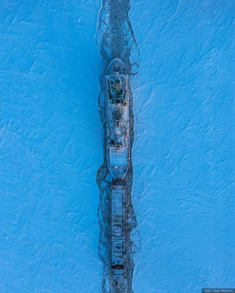 «Вайгач»: Не просто судно, А легенда в металле! 🚢✨