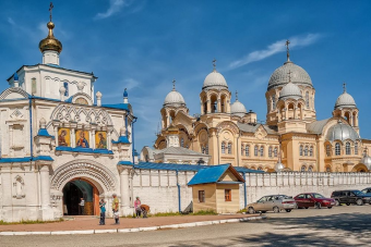 Храм на Крови в Екатеринбурге и другие святыни Свердловской области