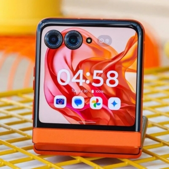 Смартфон Motorola Razr50, 8GB, 256GB, 6,9, Android 13, русский, google play оранжевый