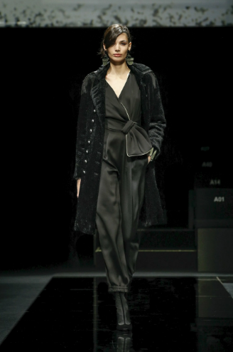 Emporio Armani Spring 2014 Ready-to-Wear Abiti alla moda