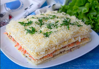 Слоеный салат с курицей