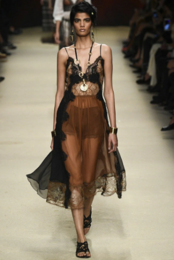 Alberta Ferretti ВЕСНА-ЛЕТО 2022 READY-TO-WEAR