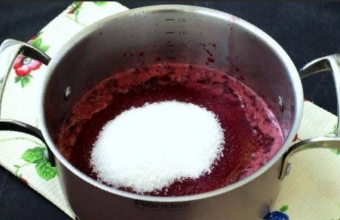 Как приготовить компот из вишни ?