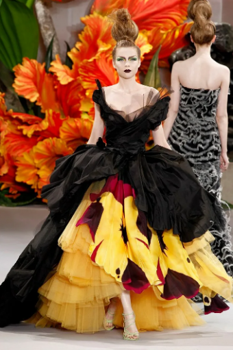 Fashion Show: Christian Dior Couture Fall 2007 John Galliano