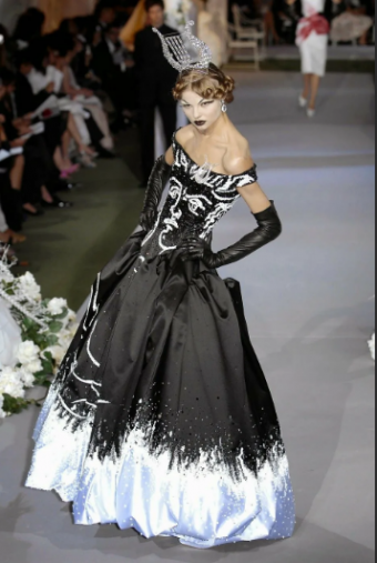 Fashion Show: Christian Dior Couture Fall 2007 John Galliano