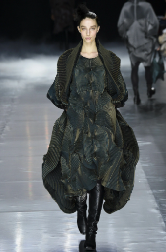 Issey Miyake Spring Summer 2018 Collection - DSCENE designscene.net