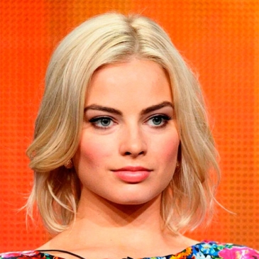 Угадайте из какого фильма кадр с Марго Робби Угадайте из какого фильма кадр с Марго Робби