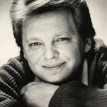 «ЮРИЙ АНТОНОВ» Угадайте название песни этого певца.