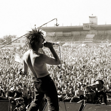 Угадай название песни группы Король и Шут (сложность: 4 из 10) Угадай название песни группы Король и Шут (сложность: 4 из 10)