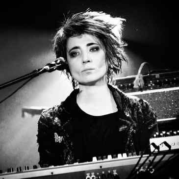 Как хорошо вы знаете текста песен Земфиры? Как хорошо вы знаете текста песен Земфиры?