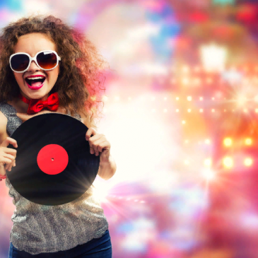 Угадай исполнителя по музыкальному отрывку Угадай исполнителя по музыкальному отрывку