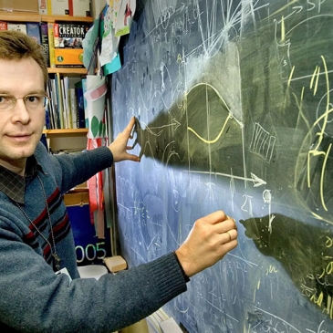 Угадайте известного физика по описанию Угадайте известного физика по описанию