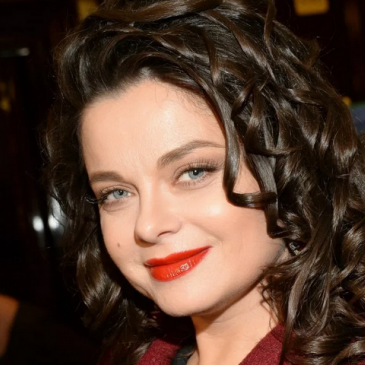 Наташа Королева. Угадай трек по музыкальному отрывку Наташа Королева. Угадай трек по музыкальному отрывку